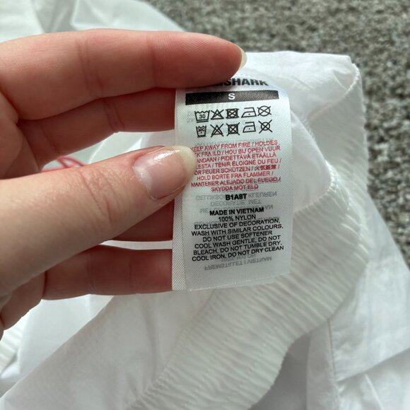 Gymshark Pulse White Woven Windbreaker Cropped Jacket - Picture 10 of 13